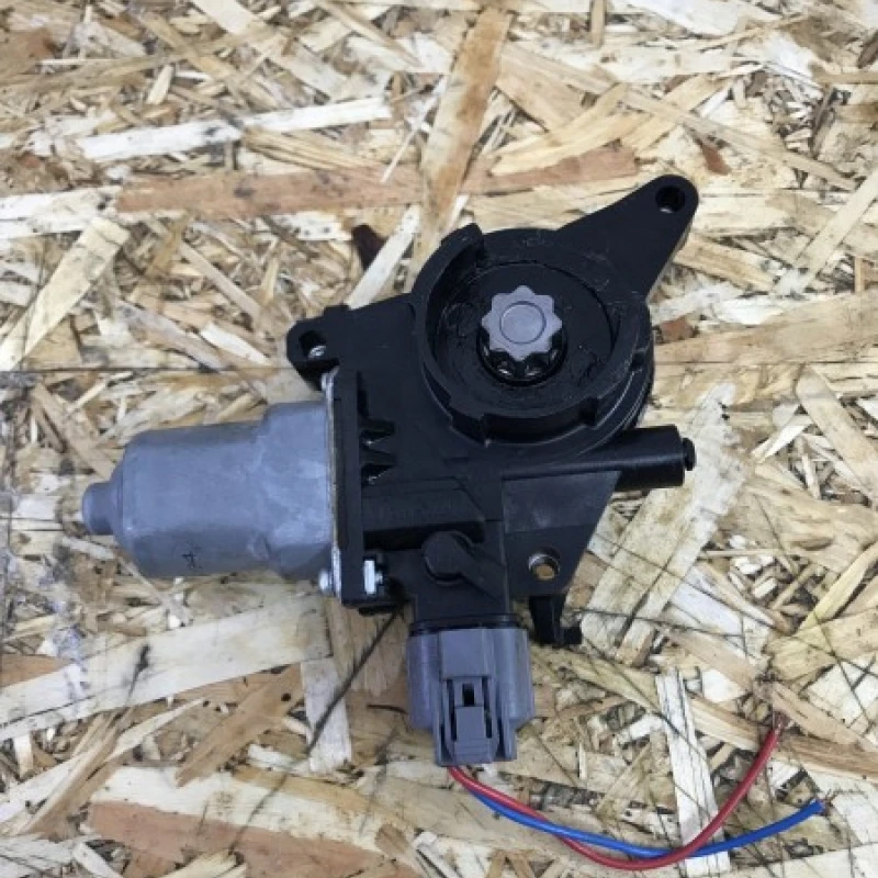 Motoras usa stanga spate Subaru 