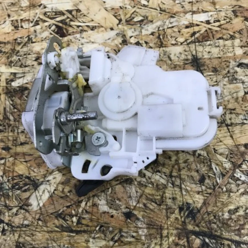 Iala broasca usa stanga spate Subaru 