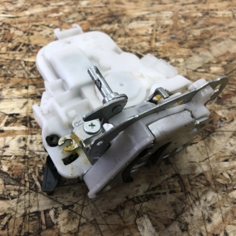 Iala broasca usa dreapta spate / Subaru Outback Outback 2010 / Caroserie, oglinzi si faruri
