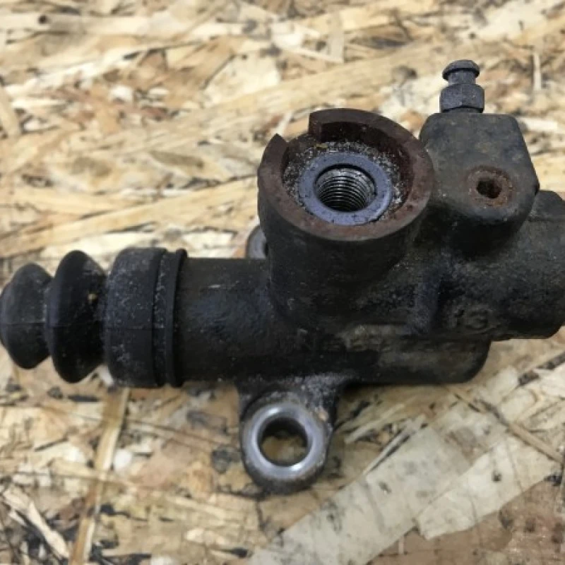 Cilindru ambreaj / Subaru Outback Outback 2010 / Motor, racire si evacuare
