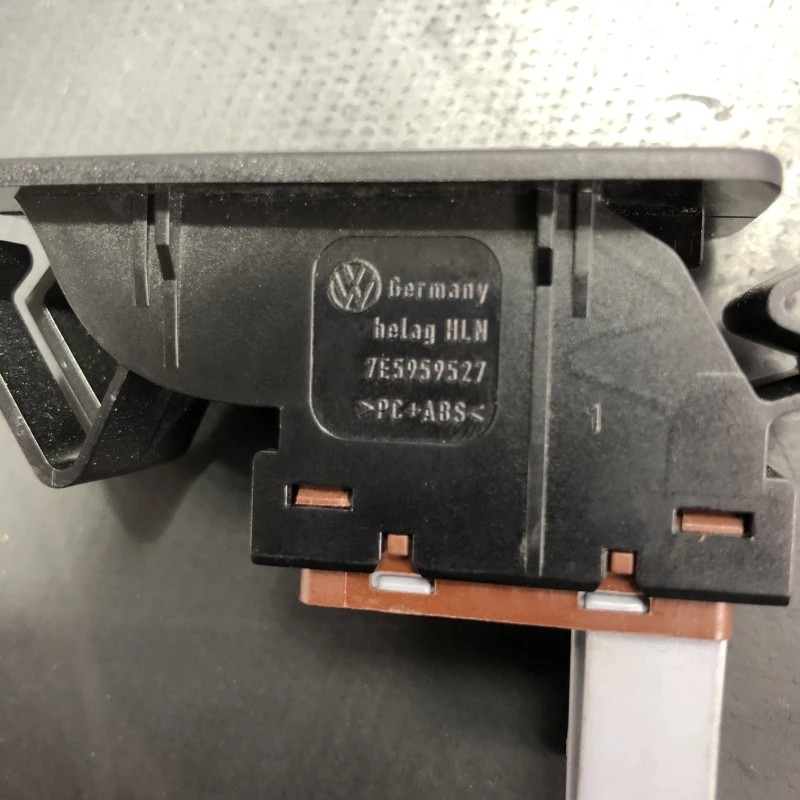 Buton carlig electric / Volkswagen Passat B7 2012 / Interior