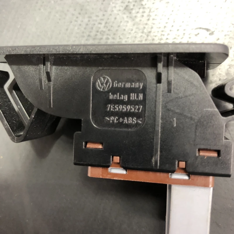 Buton carlig electric / Volkswagen Passat B7 2012 / Interior