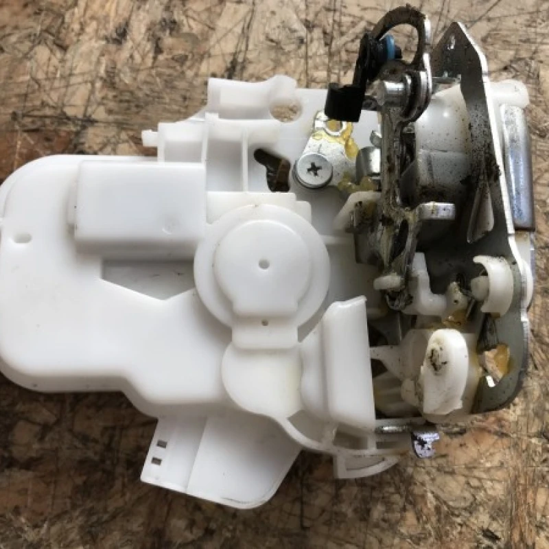 Iala broasca usa stanga fata / Subaru Outback Outback 2010 / Caroserie, oglinzi si faruri