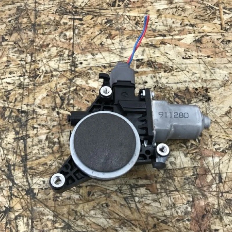 Motoras usa dreapta fata / Subaru Outback Outback 2010 / Caroserie, oglinzi si faruri