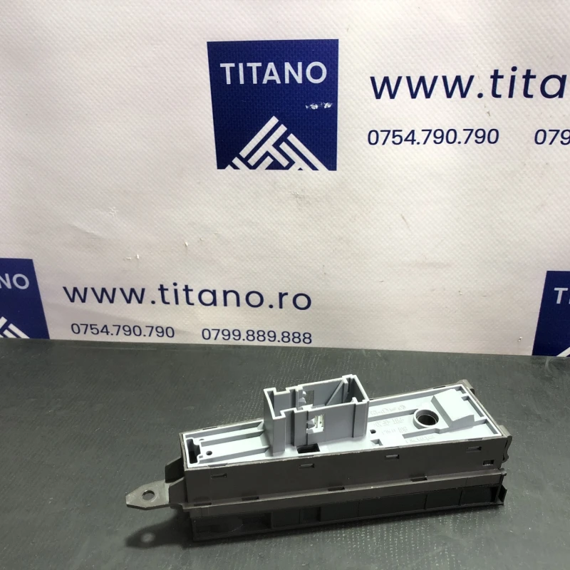 Buton frana de mana / Volkswagen Passat B7 2012 / Interior