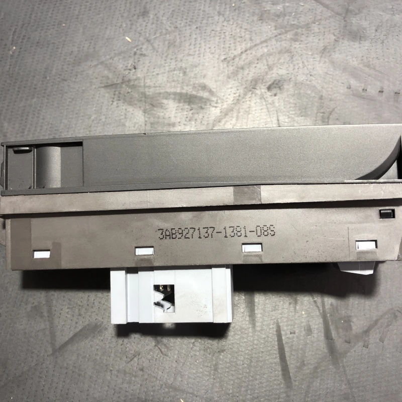 Buton frana de mana / Volkswagen Passat B7 2012 / Interior