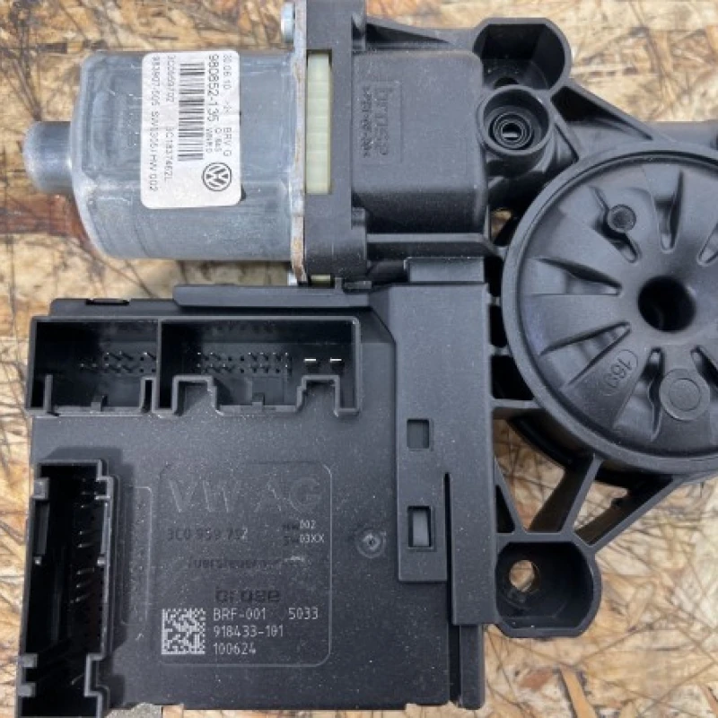 Modul confort usa dreapta fata Volkswagen 