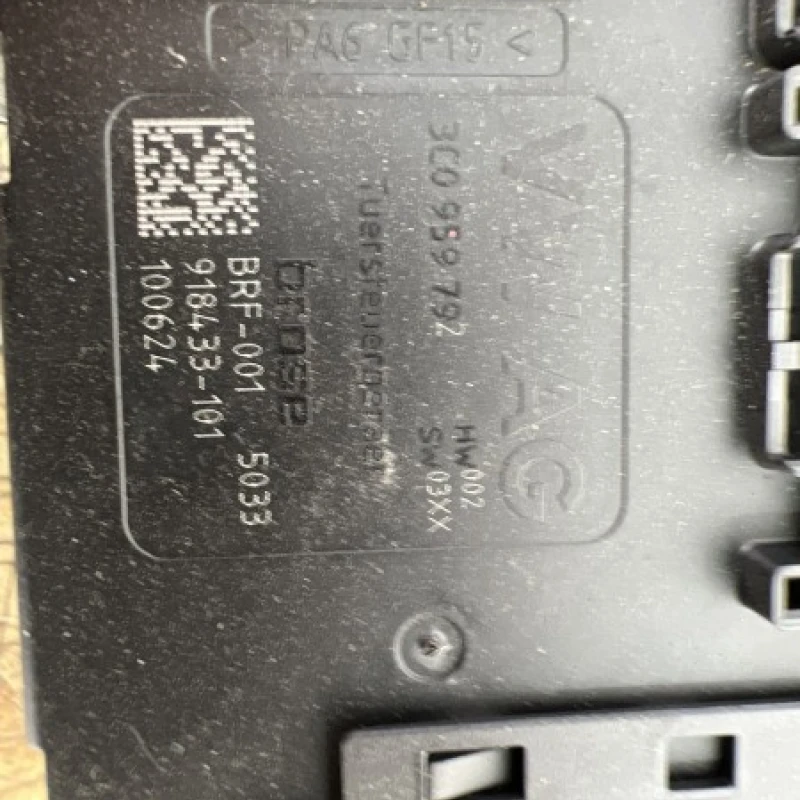 Modul confort usa dreapta fata / Volkswagen Passat B6 2010 / Audio si electronice