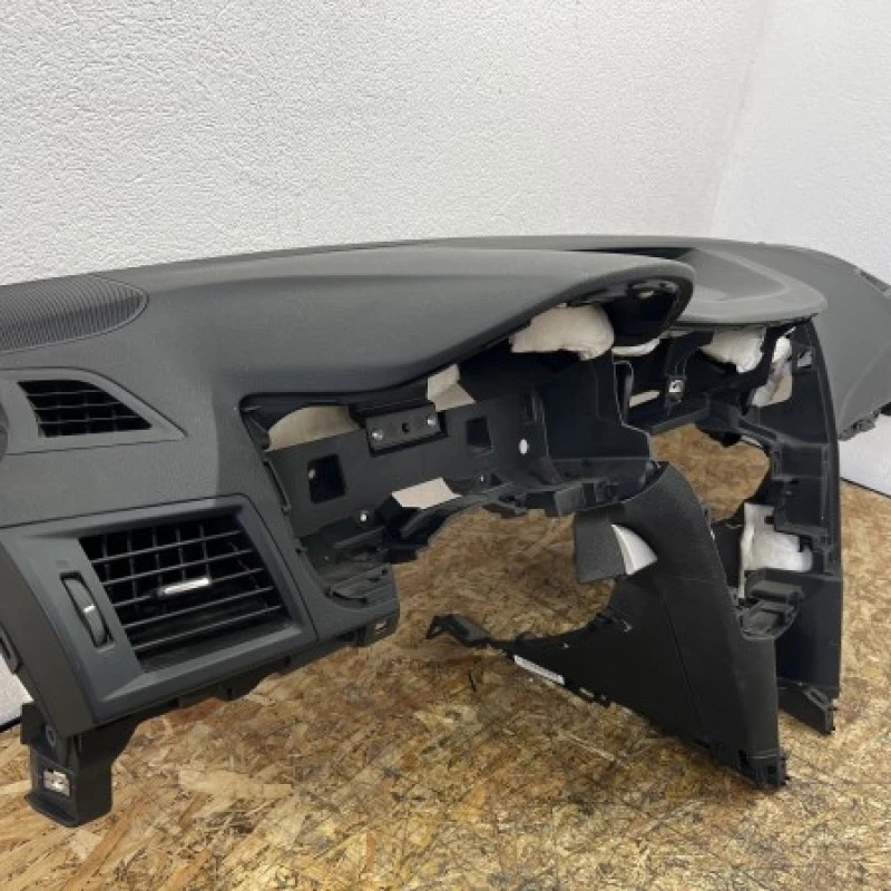 Plansa bord / Subaru Outback Outback 2010 / Interior