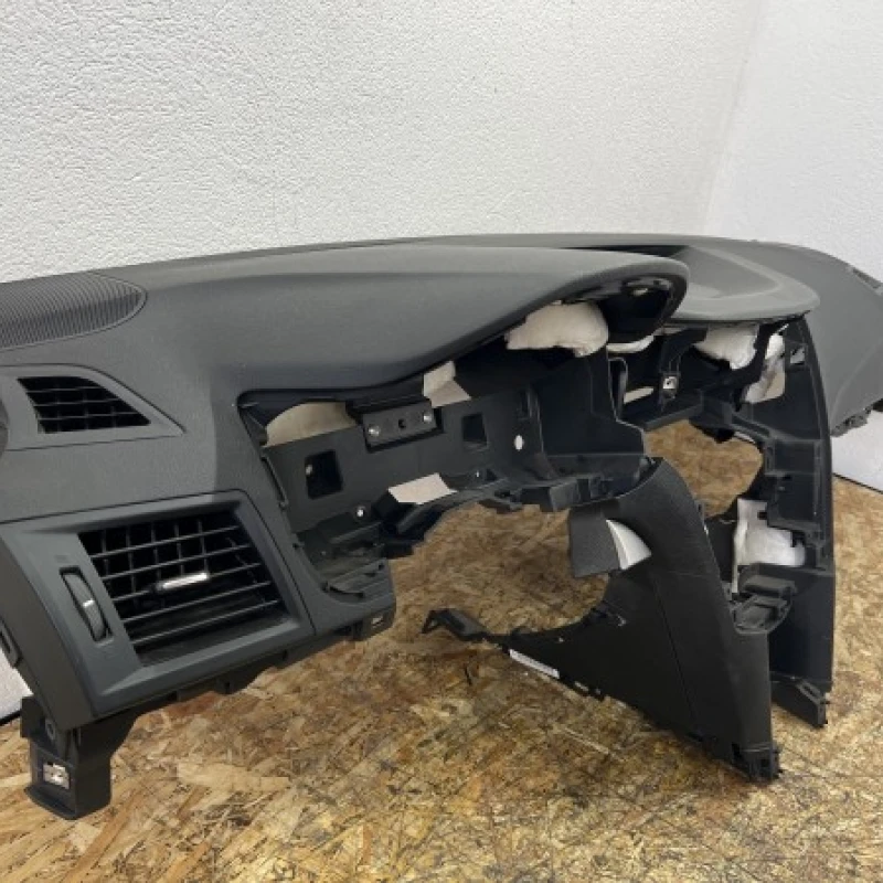Plansa bord / Subaru Outback Outback 2010 / Interior