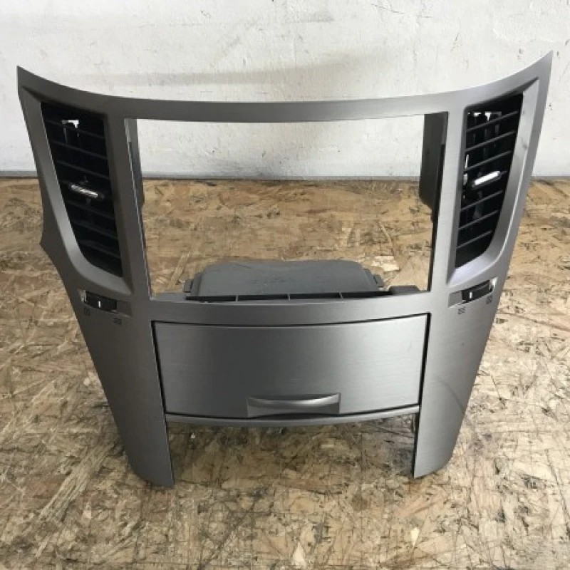 Ornament central cu grile ventilatie / Subaru Outback Outback 2010 / Caroserie, oglinzi si faruri