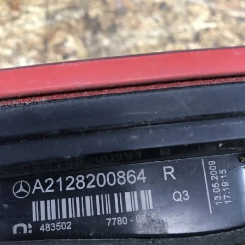 Stop dreapta / Mercedes-Benz E Class W212 2009 / Caroserie, oglinzi si faruri