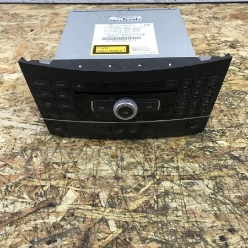 Radio CD / Mercedes-Benz E Class W212 2009 / Interior