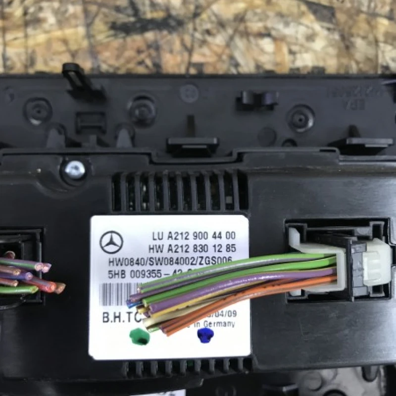 Panou clima climatronic / Mercedes-Benz E Class W212 2009 / Interior