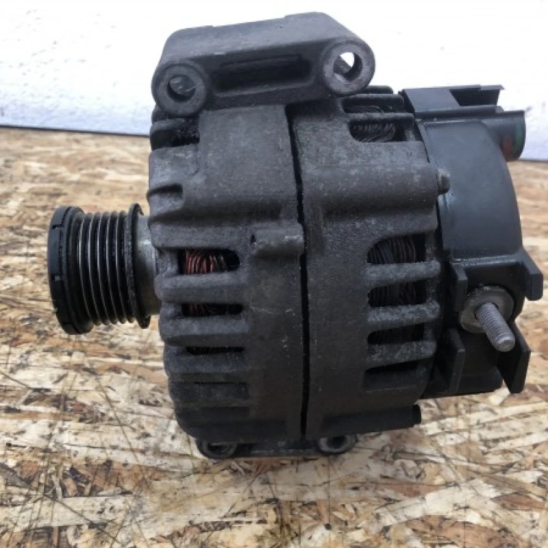 Alternator Mercedes-Benz 