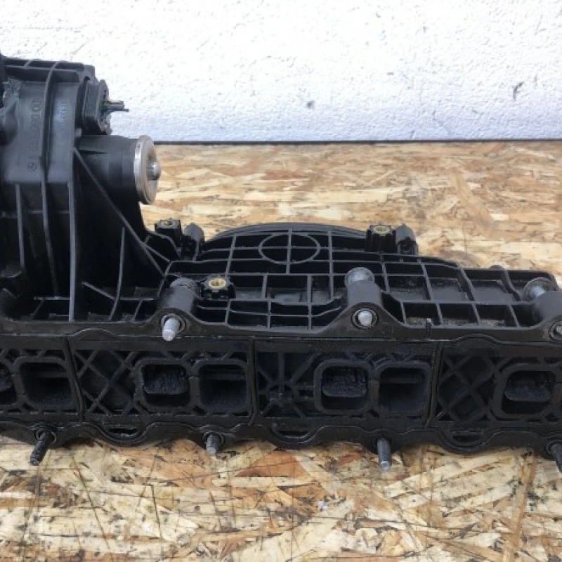 Galerie admisie / Mercedes-Benz E Class W212 2009 / Motor, racire si evacuare