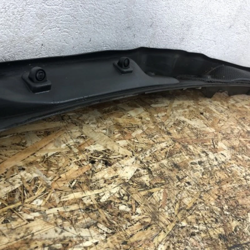 Grila stergator parbriz / Mercedes-Benz E Class W212 2009 / Caroserie, oglinzi si faruri
