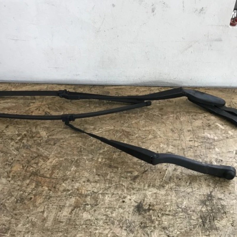 Set brate stergatoare Mercedes-Benz E Class W212 2009