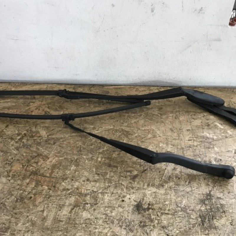 Set brate stergatoare Mercedes-Benz 