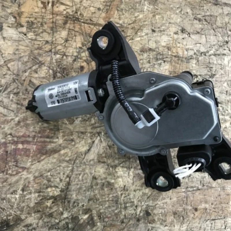 Motoras stergator haion / Volkswagen Passat B7 2013 / Caroserie, oglinzi si faruri