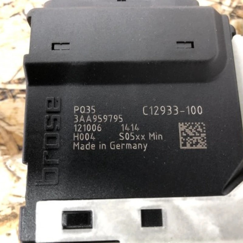 Modul confort usa stanga spate / Volkswagen Passat B7 2013 / Interior