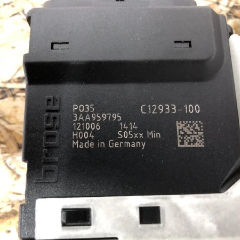 Modul confort usa stanga spate / Volkswagen Passat B7 2013 / Interior