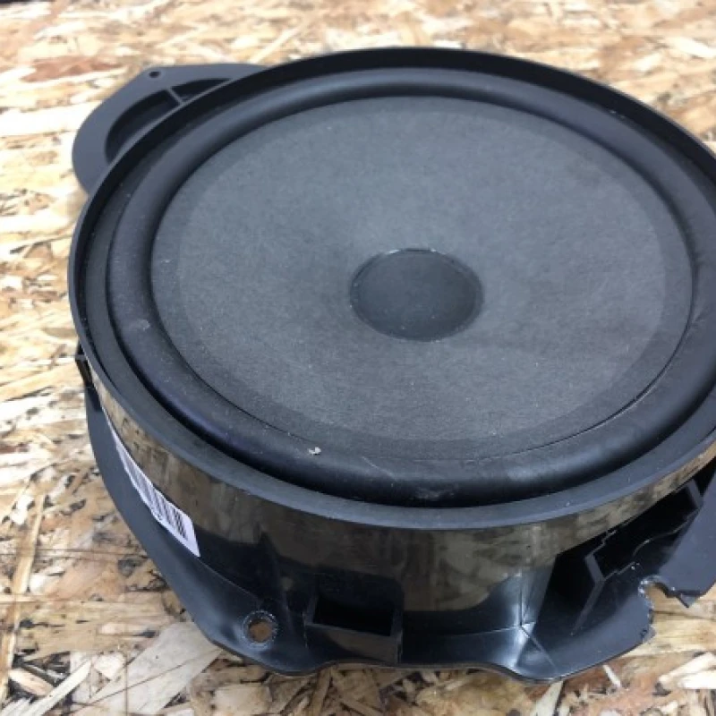 Boxa usa dreapta fata Volkswagen 
