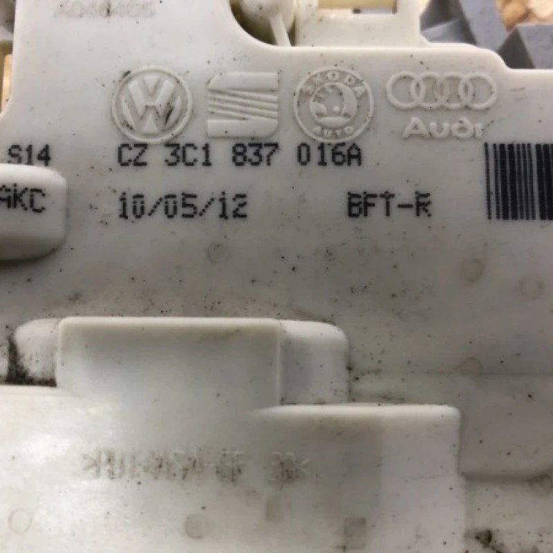 Iala broasca usa dreapta spate / Volkswagen Passat B7 2013 / Caroserie, oglinzi si faruri