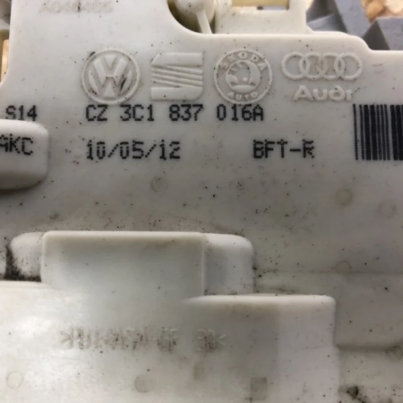 Iala broasca usa dreapta spate / Volkswagen Passat B7 2013 / Caroserie, oglinzi si faruri