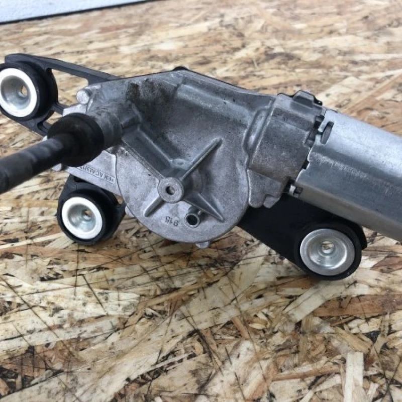 Motoras stergator haion / Ford Fiesta MK6 2012 / Caroserie, oglinzi si faruri