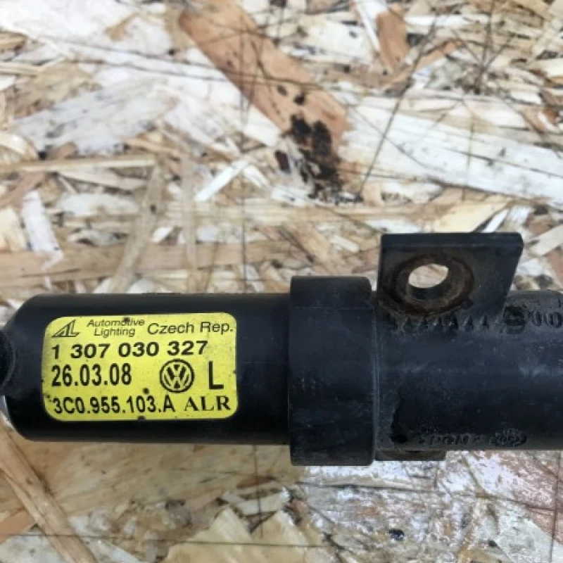 Spalator far stanga / Volkswagen Passat B6 2007 / Caroserie, oglinzi si faruri