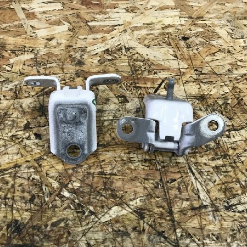 Balamale usa dreapta spate / Ford Fiesta MK6 2012 / Caroserie, oglinzi si faruri