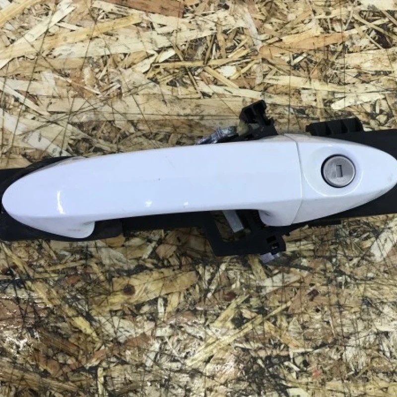 Maner usa stanga fata / Ford Fiesta MK6 2012 / Caroserie, oglinzi si faruri
