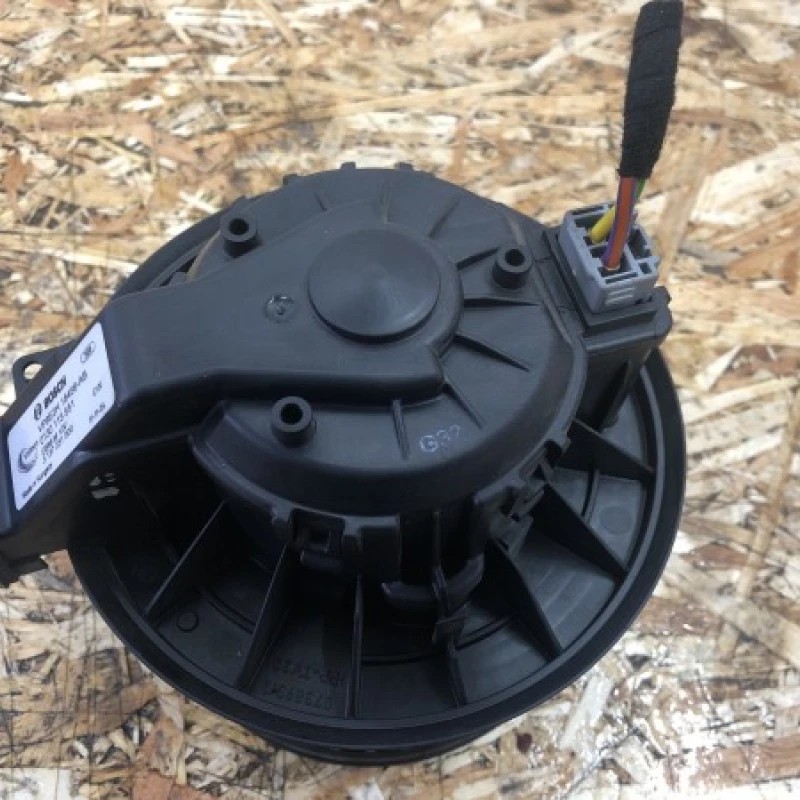 Ventilator habitaclu / Ford Fiesta MK6 2012 / Climatizare