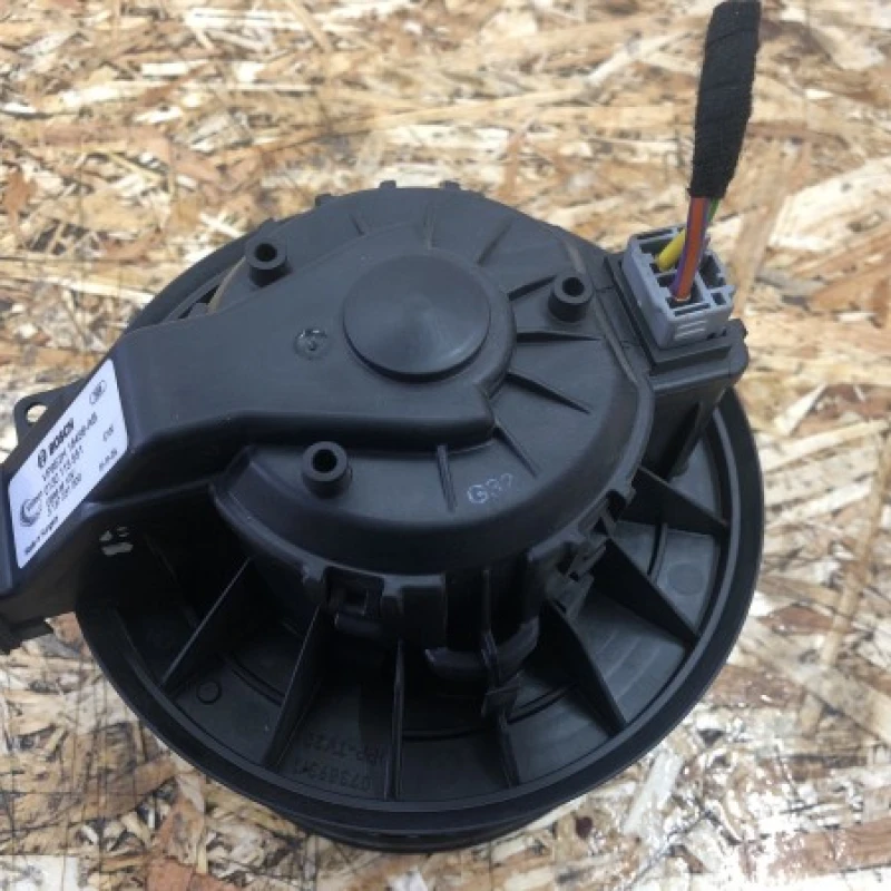 Ventilator habitaclu / Ford Fiesta MK6 2012 / Climatizare