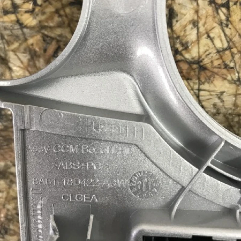 Ornament climatronic cu spațiu depozitare / Ford Fiesta MK6 2012 / Interior