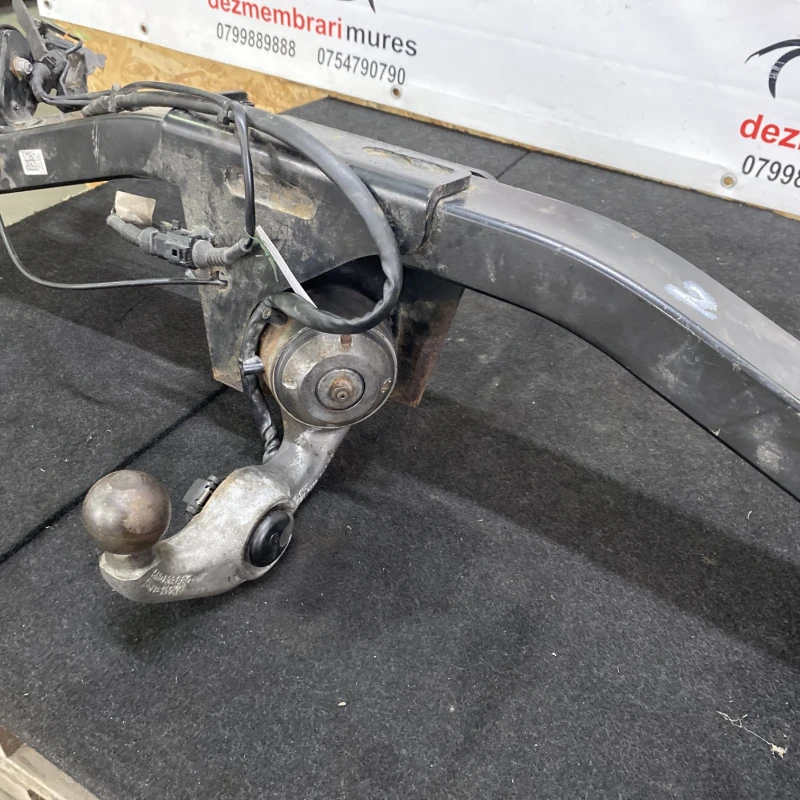 Carlig remorcare / Volkswagen Tiguan 5N 2012 / Caroserie, oglinzi si faruri