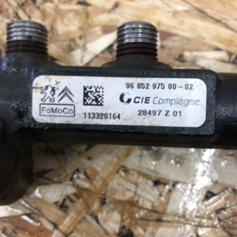 Rampa injectoare / Ford Fiesta MK6 2012 / Motor, racire si evacuare