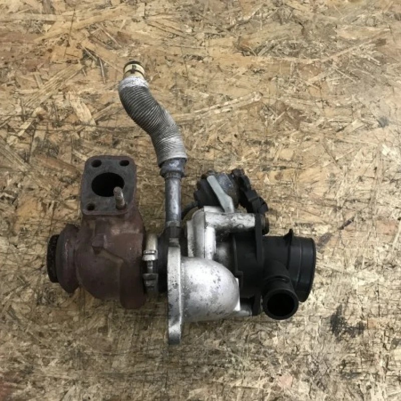 Turbosuflanta turbina / Ford Fiesta MK6 2012 / Caroserie, oglinzi si faruri