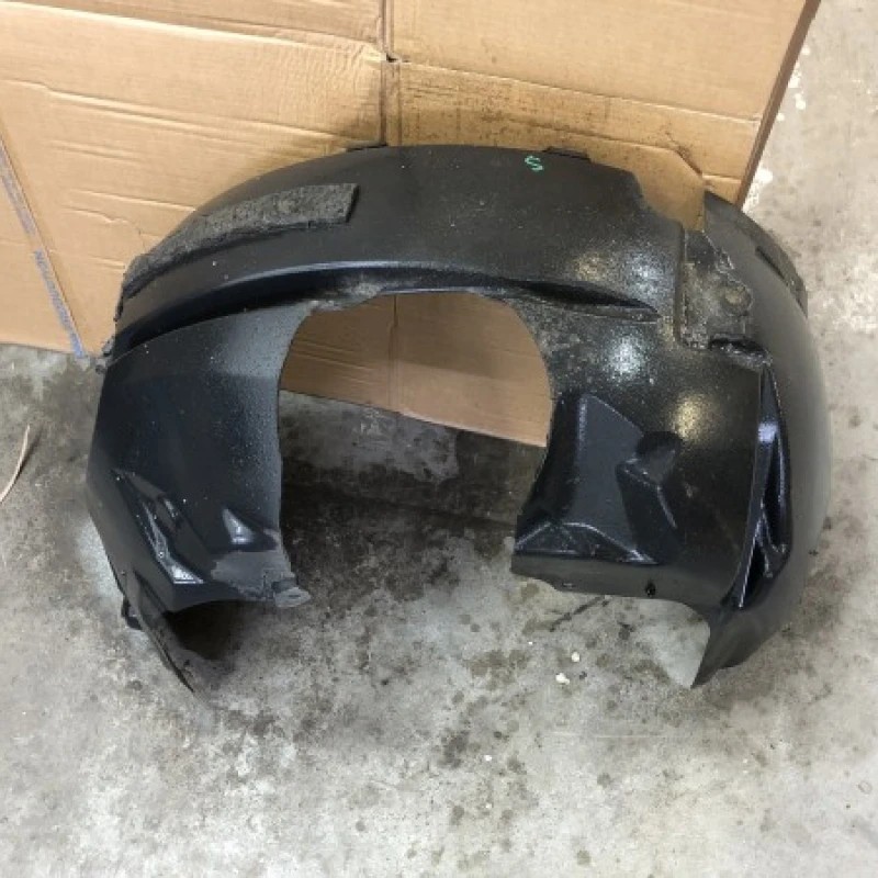Carenaj stanga fata / Ford Fiesta MK6 2012 / Caroserie, oglinzi si faruri