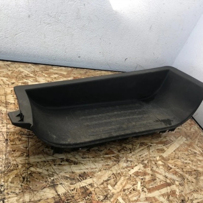 Treapta usa fata dreapta / Volkswagen T5 Transporter 2012 / Caroserie, oglinzi si faruri
