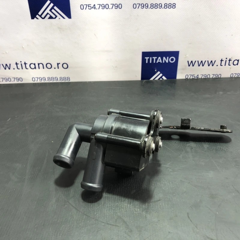 Pompa auxiliara recirculare apa / Volkswagen Passat B7 2013 / Motor, racire si evacuare