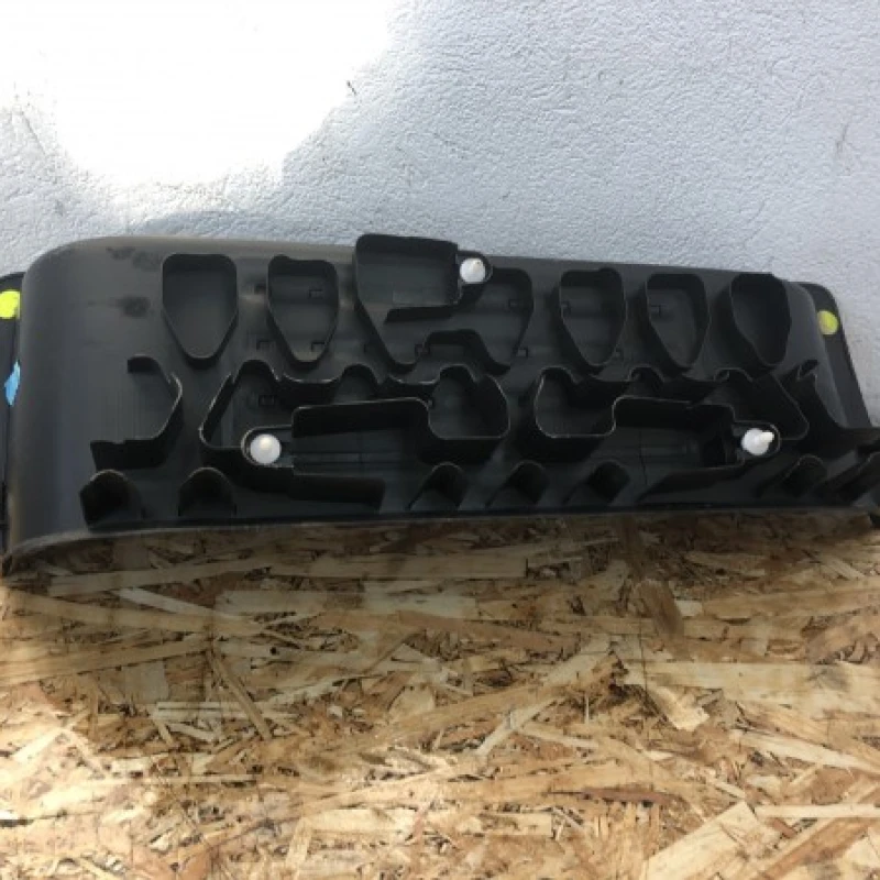 Treapta usa fata dreapta / Volkswagen T5 Transporter 2012 / Caroserie, oglinzi si faruri