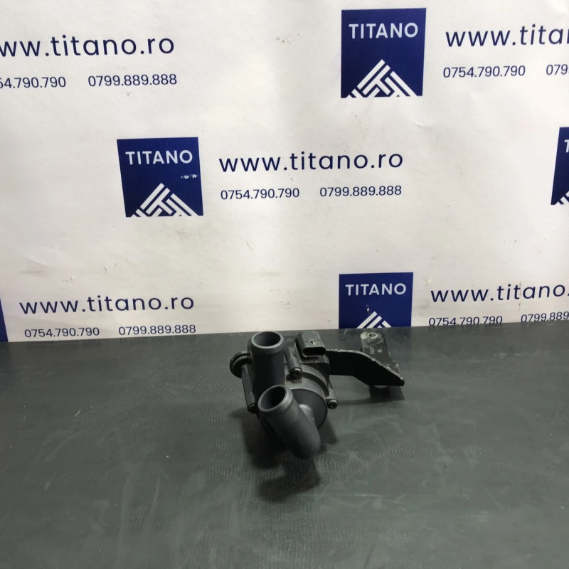 Pompa auxiliara recirculare apa / Volkswagen Passat B7 2013 / Motor, racire si evacuare