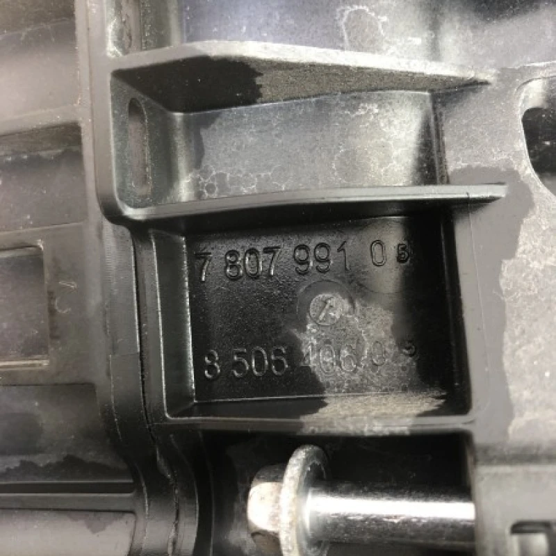 Galerie de admisie cu motor / BMW Seria 3 E90 2011 / Motor, racire si evacuare