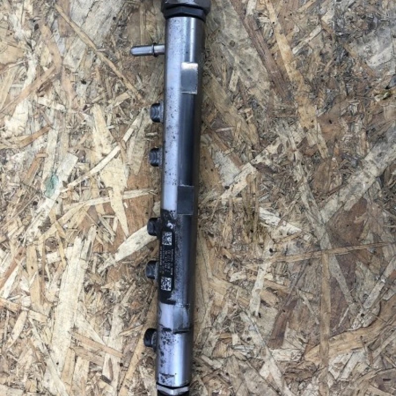 Rampa injectoare / BMW Seria 3 E90 2011 / Motor, racire si evacuare