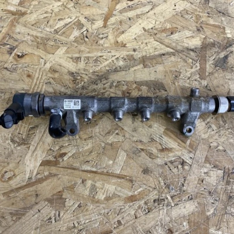 Rampa de injectie cu senzor / Volkswagen Passat B7 2014 / Motor, racire si evacuare