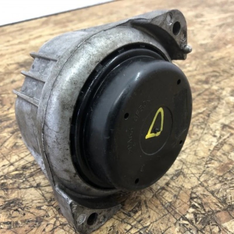 Tampon motor dreapta BMW Seria 3 E90 2011