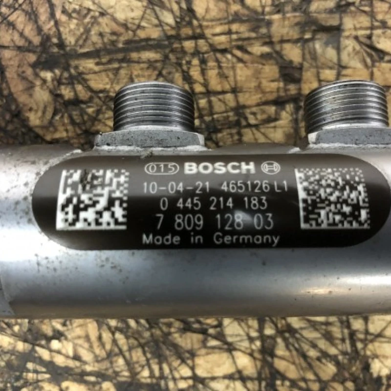 Rampa injectoare cu senzor / BMW Seria 3 E90 2011 / Motor, racire si evacuare