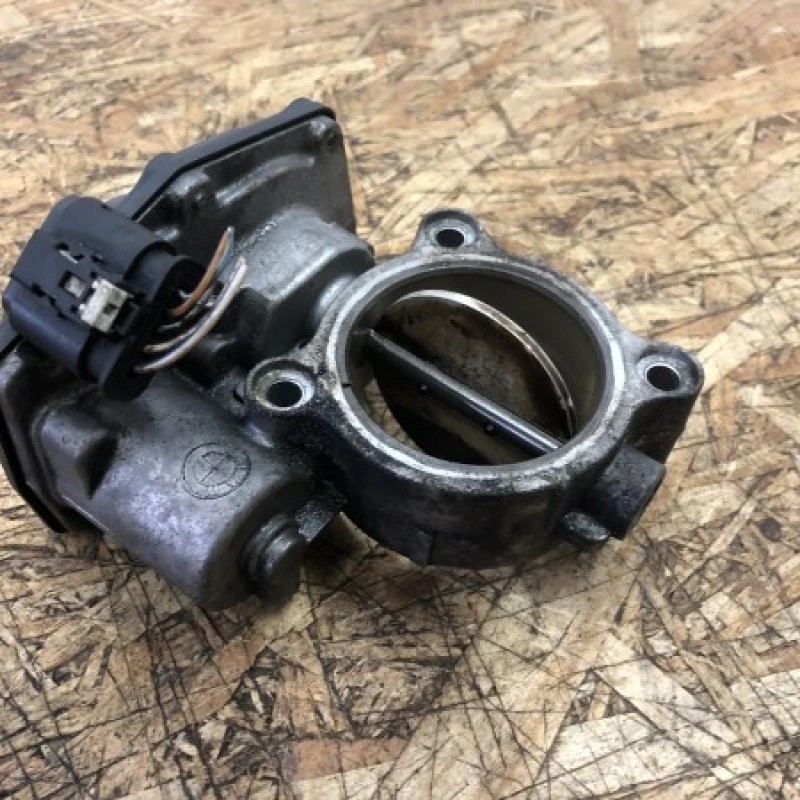 Clapeta acceleratie / BMW Seria 3 E90 2011 / Motor, racire si evacuare